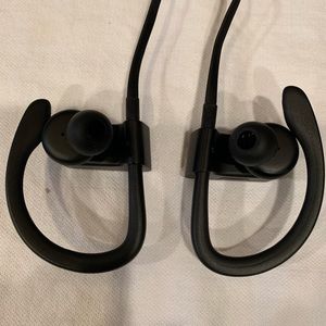 Dr Dre Powerbeats 3. Sport. Wireless. Includes charger. Rarely used.